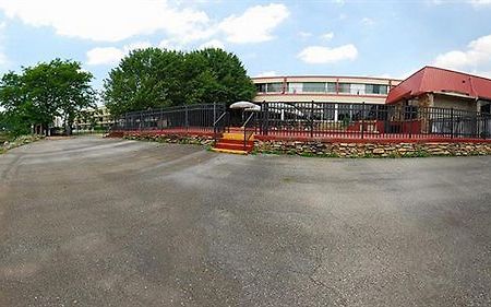 Lancaster Family Resort Smoketown  Exterior photo