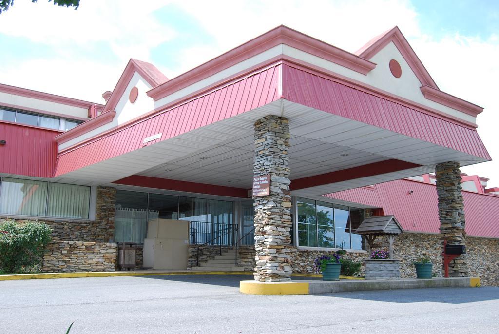 Lancaster Family Resort Smoketown  Exterior photo